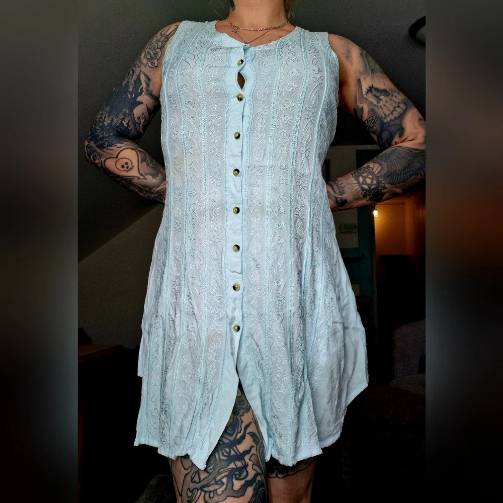 Vintage Boho Embroidered 100% Rayon Mini Dress With Button Front And Tie Back - Picture 2 of 10